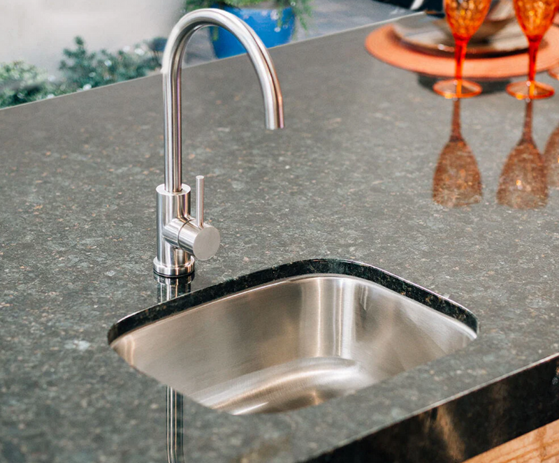 TrueFlame: 19" x 15" Undermount Sink